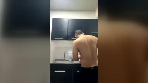 Snapshot of tomasstyl_ chatting on 06-26-26, 02:27 tomasstyl_ online show from 06-26-26, 02:27
