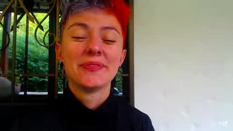 Snapshot of tomboyblue chatting on 12-07-24, 09:55 Blue online show from 12-07-24, 09:55