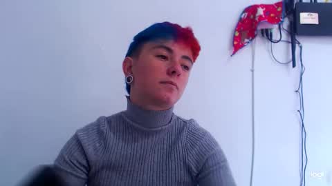 Snapshot of tomboyblue chatting on 12-17-24, 06:20 Blue online show from 12-17-24, 06:20