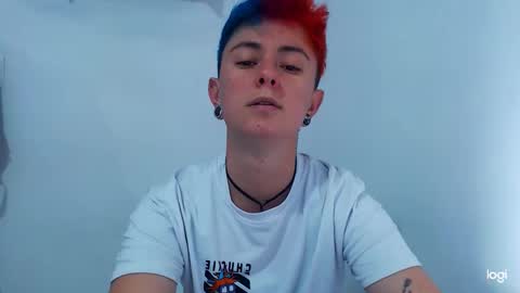 Snapshot of tomboyblue chatting on 12-17-24, 09:27 Blue online show from 12-17-24, 09:27