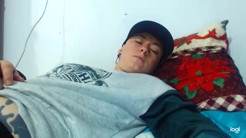 Snapshot of tomboyblue chatting on 01-03-25, 02:43 Blue online show from 01-03-25, 02:43