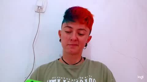 Snapshot of tomboyblue chatting on 02-08-25, 04:57 Blue online show from 02-08-25, 04:57