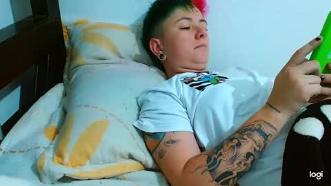Snapshot of tomboyblue chatting on 02-18-25, 06:15 Blue online show from 02-18-25, 06:15