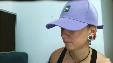 Snapshot of tomboyblue chatting on 03-06-25, 09:42 Blue online show from 03-06-25, 09:42