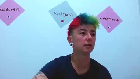 Snapshot of tomboyblue chatting on 09-24-25, 02:48 Blue online show from 09-24-25, 02:48