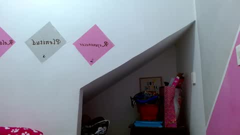 Snapshot of tomboyblue chatting on 10-09-25, 04:49 Blue online show from 10-09-25, 04:49