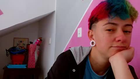 Snapshot of tomboyblue chatting on 10-18-25, 01:45 Blue online show from 10-18-25, 01:45