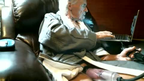 Tom online show from 01-07-26, 01:57