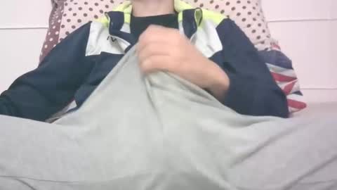 Snapshot of tommaso9046 chatting on 12-04-24, 05:22 tommaso9046 online show from 12-04-24, 05:22