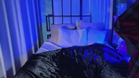 Tommie online show from 11-29-25, 05:43