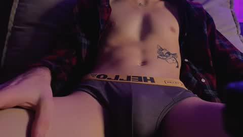 Tommie online show from 12-04-25, 05:39