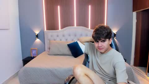 Tommy  online show from 11-29-25, 04:04