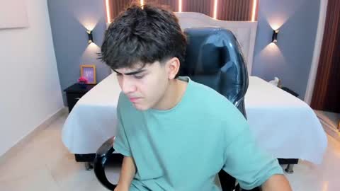 Tommy  online show from 04-17-26, 03:42