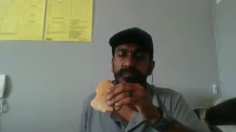 Snapshot of tommy_007_vercetti chatting on 01-23-25, 09:39 Tommy Vercetti online show from 01-23-25, 09:39