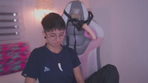 Blue  online show from 09-16-25, 01:39