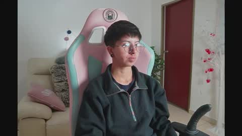 Blue  online show from 10-01-25, 03:29