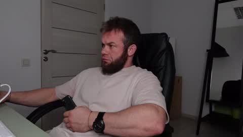 Snapshot of tommy_burnzzz chatting on 12-19-24, 02:45 tommy burnzzz online show from 12-19-24, 02:45