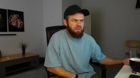 Snapshot of tommy_burnzzz chatting on 11-18-25, 07:46 tommy burnzzz online show from 11-18-25, 07:46