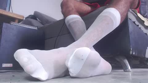   Thomas    online show from 11-26-25, 03:57