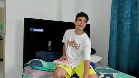   online show from 10-04-25, 08:12