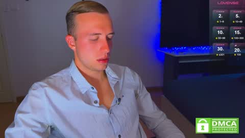 Snapshot of tommy_cumfinger chatting on 12-03-24, 07:10 Tommy online show from 12-03-24, 07:10