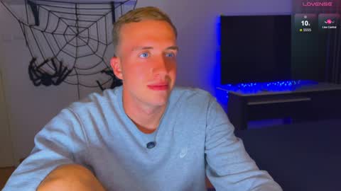 Snapshot of tommy_cumfinger chatting on 12-08-24, 11:14 Tommy online show from 12-08-24, 11:14