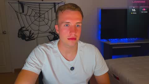 Snapshot of tommy_cumfinger chatting on 12-11-24, 11:41 Tommy online show from 12-11-24, 11:41