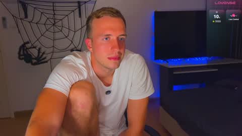 Snapshot of tommy_cumfinger chatting on 12-15-24, 03:20 Tommy online show from 12-15-24, 03:20