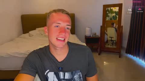 Snapshot of tommy_cumfinger chatting on 09-18-25, 01:51 Tommy online show from 09-18-25, 01:51