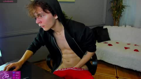 Snapshot of tommy_jamm chatting on 02-13-25, 06:27 Tommy online show from 02-13-25, 06:27