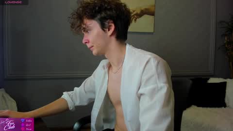 Snapshot of tommy_jamm chatting on 02-17-25, 07:10 Tommy online show from 02-17-25, 07:10
