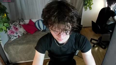 Snapshot of tommy_jamm chatting on 03-03-25, 03:20 Tommy online show from 03-03-25, 03:20
