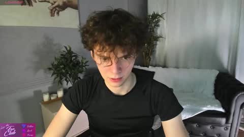 Snapshot of tommy_jamm chatting on 03-06-25, 03:24 Tommy online show from 03-06-25, 03:24