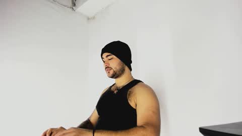 Snapshot of tommy_sccott chatting on 11-04-25, 09:36 tommy_sccott online show from 11-04-25, 09:36