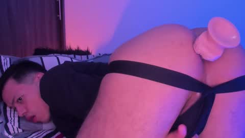 Snapshot of tommy_steelee chatting on 02-03-26, 03:50 Tommy online show from 02-03-26, 03:50