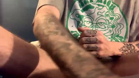 Snapshot of tommycumsloads chatting on 12-15-24, 11:20 tommycumsloads online show from 12-15-24, 11:20