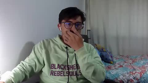 Snapshot of tommygr27 chatting on 01-14-25, 11:37 Tommy online show from 01-14-25, 11:37