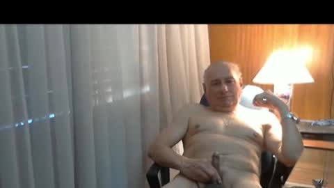 Snapshot of tommylecock chatting on 03-02-25, 12:42 tommylecock online show from 03-02-25, 12:42