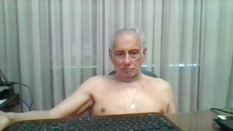 Snapshot of tommylecock chatting on 11-02-25, 01:02 tommylecock online show from 11-02-25, 01:02