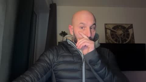 Thomas Fit online show from 11-23-25, 05:57