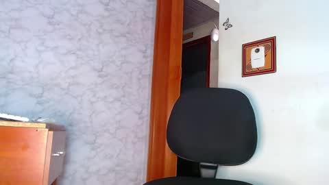 Snapshot of tomyjailen chatting on 12-07-24, 02:35 Tomyjailen online show from 12-07-24, 02:35