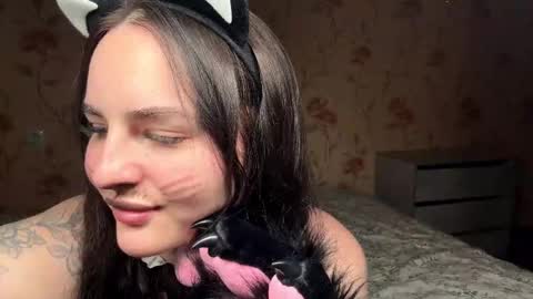 Snapshot of tondamikhail chatting on 02-28-26, 03:13 Bella online show from 02-28-26, 03:13