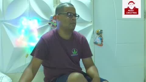 Snapshot of toni2814 chatting on 12-05-24, 12:33 Antonio online show from 12-05-24, 12:33