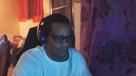 Snapshot of toni2814 chatting on 12-29-24, 02:17 Antonio online show from 12-29-24, 02:17
