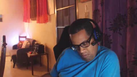 Snapshot of toni2814 chatting on 12-30-24, 01:58 Antonio online show from 12-30-24, 01:58