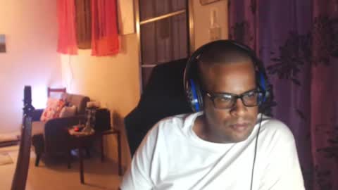 Snapshot of toni2814 chatting on 01-04-25, 02:03 Antonio online show from 01-04-25, 02:03