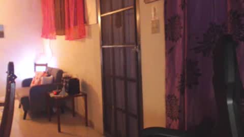 Snapshot of toni2814 chatting on 01-05-25, 01:56 Antonio online show from 01-05-25, 01:56