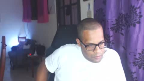 Snapshot of toni2814 chatting on 01-07-25, 02:10 Antonio online show from 01-07-25, 02:10