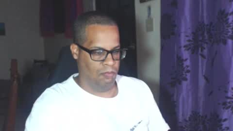 Snapshot of toni2814 chatting on 01-11-25, 02:41 Antonio online show from 01-11-25, 02:41