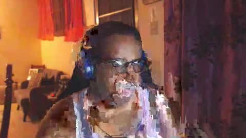 Snapshot of toni2814 chatting on 01-12-25, 02:03 Antonio online show from 01-12-25, 02:03